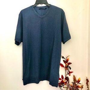 Travis Mathew vneck shirt. Large